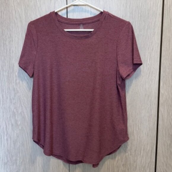 Beyond Yoga Featherweight “On the Down Low” T-Shirt in Orchid Blossom, Medium - Picture 2 of 7